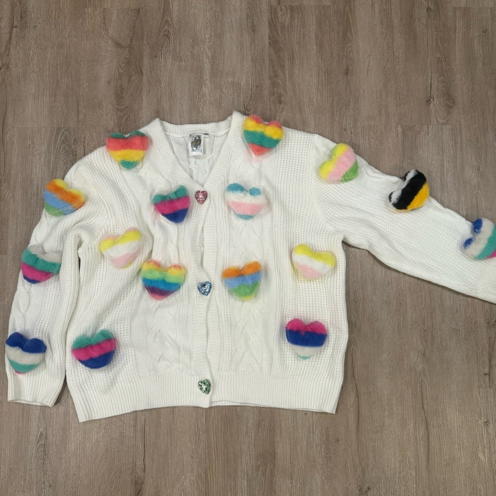 QUEEN OF SPARKLES White Cardigan with Fuzzy 3D Rainbow Hearts Size XXL